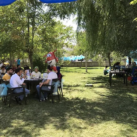 Uluirmak Uygulama Oteli אקסאראי