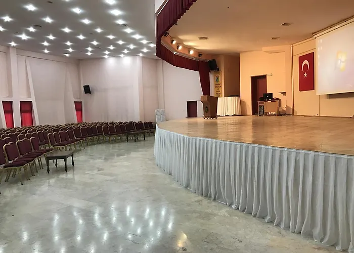 Uluirmak Uygulama Oteli * Askaray