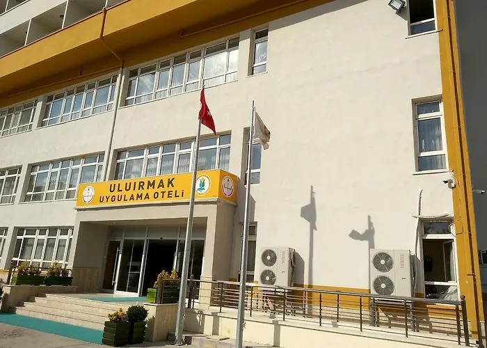 Uluirmak Uygulama Oteli * Askaray